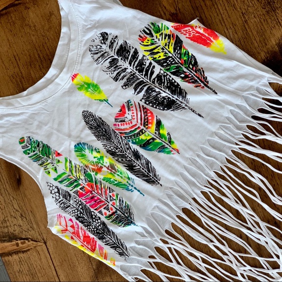 Shredded white tank with colourful feather design - Picture 3 of 4